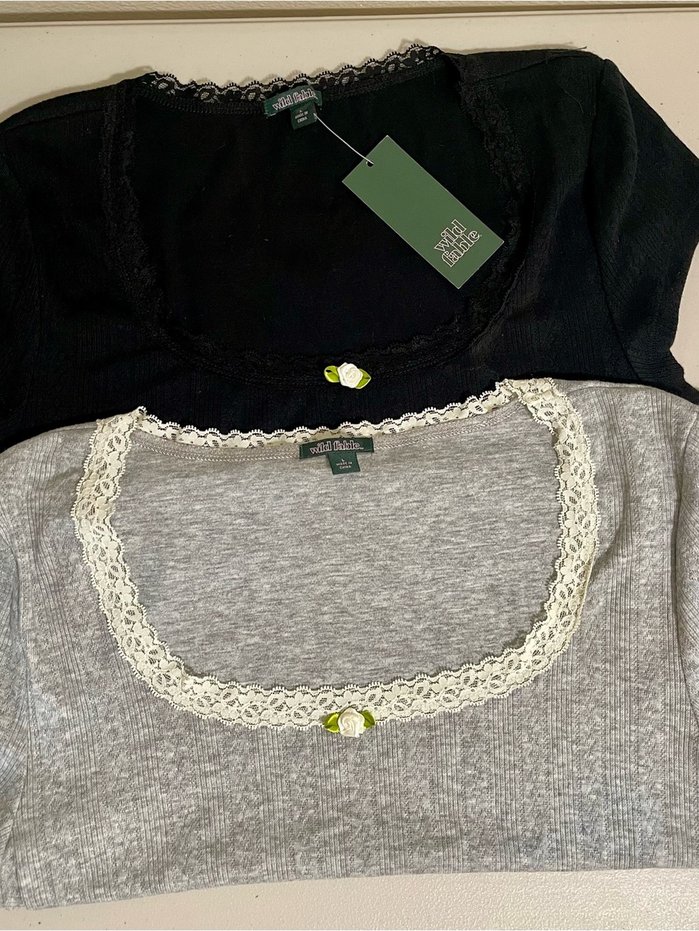 Wild Fable cap sleeve ribbed tees with lace trim size L